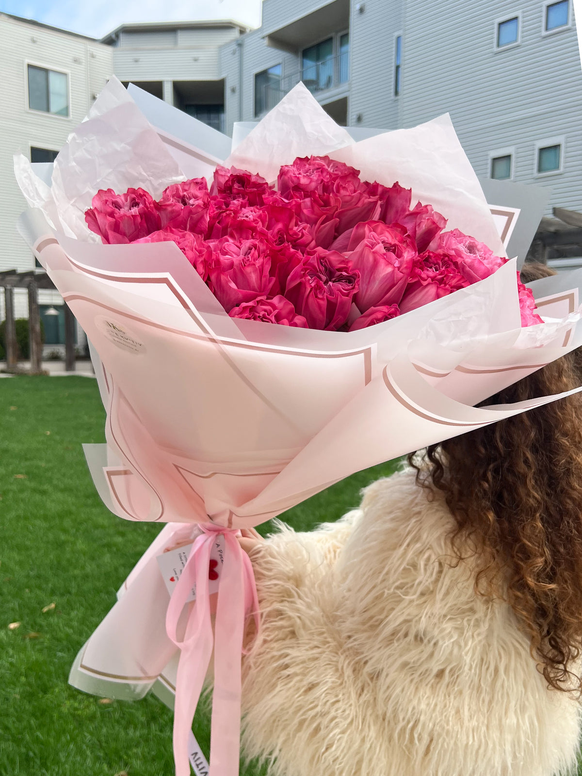 BOUQUET "RASPBERRY VELVET" - GARDEN ROSES