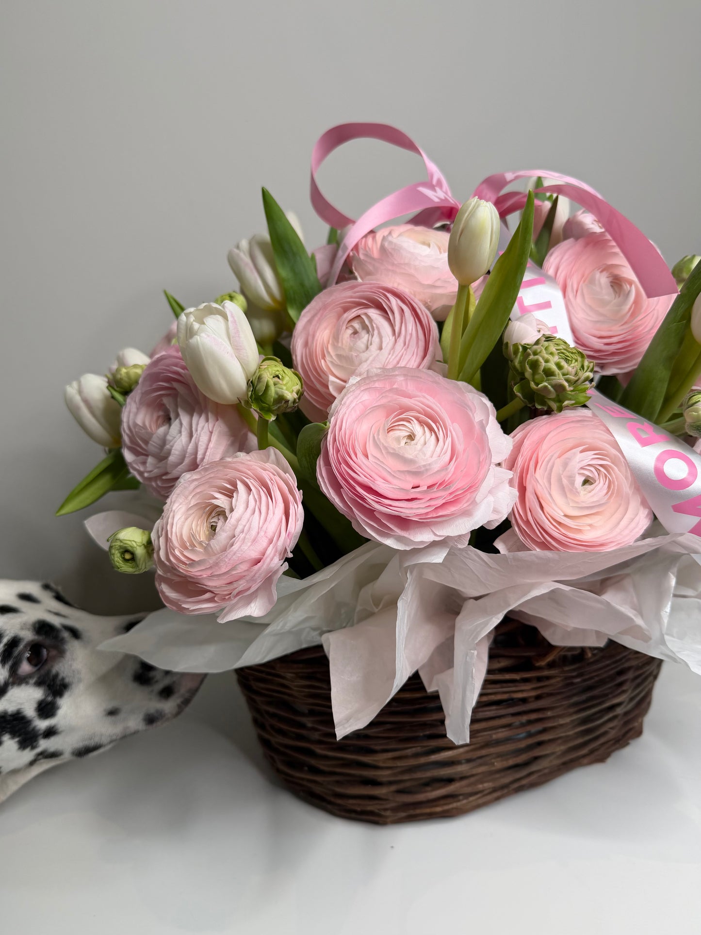 «ROYAL TULIP & RANUNCULUS» basket