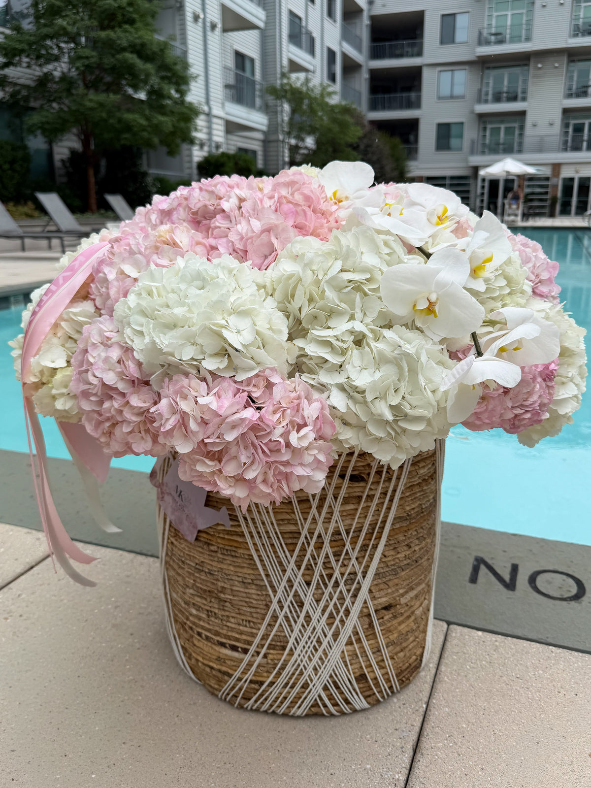 «ORCHID & CLOUD» basket